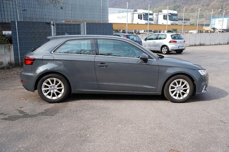 Gebraucht Audi A3 Ambiente 150 PS (110 kW) 2017 Grau Limousine