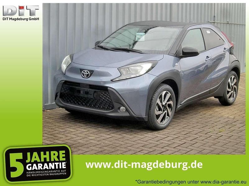 Celestite grey (1k3)/ black mi Neu 2025 Toyota Aygo Kleinwagen | 15.990 € - Bild 1/1