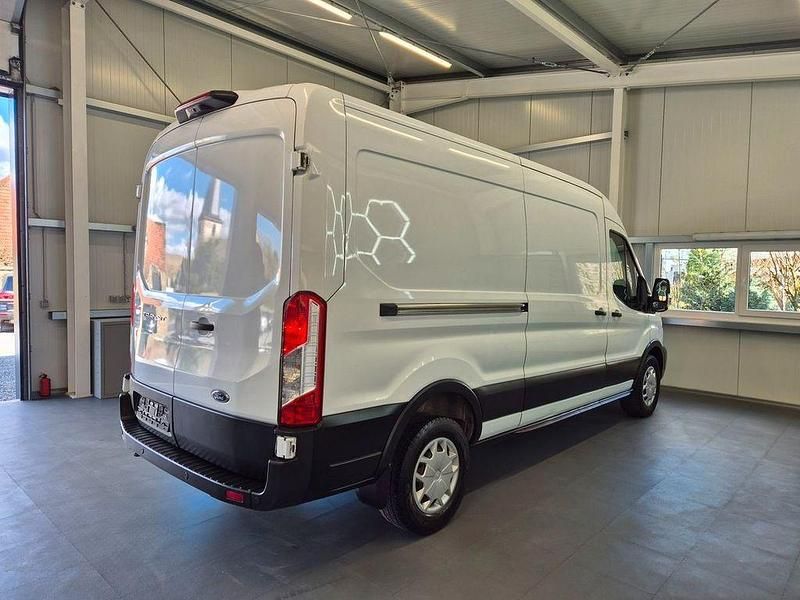 Gebraucht Ford Transit Trend 170 PS (125 kW) 2022 Weiß Van / Kleinbus