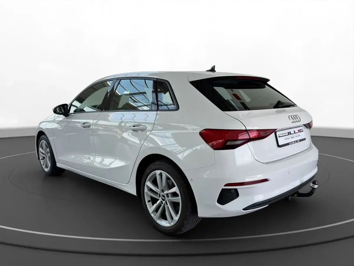 Gebraucht Audi A3 Sportback e-tron Advanced 204 PS (150 kW) 2021 Ibisweiß Kleinwagen