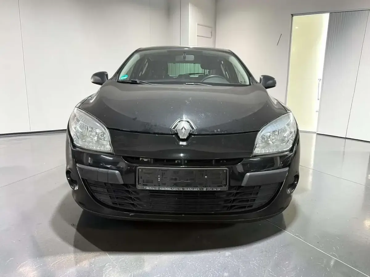 Gebraucht Renault Mégane III Authentique 101 PS (74 kW) 2011 Schwarz Limousine