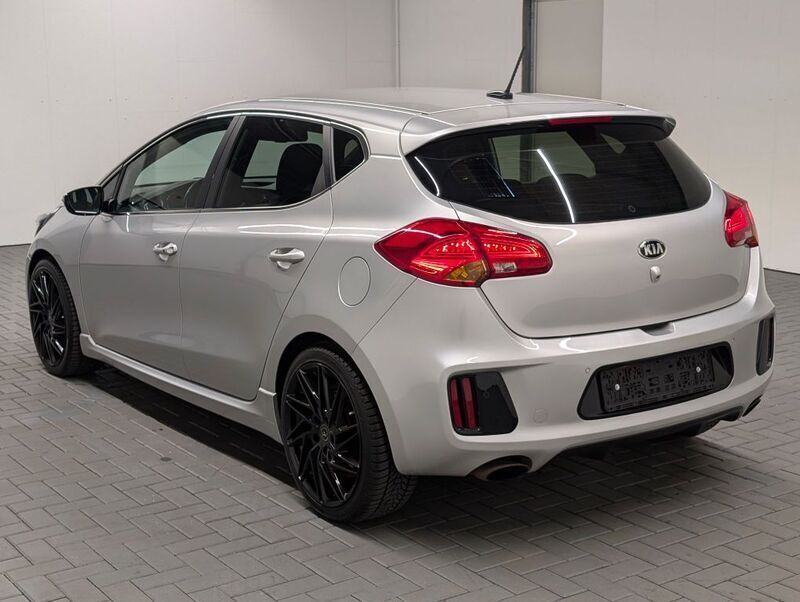 Gebraucht Kia Ceed GT-Track 204 PS (150 kW) 2014 Silber ((9s) kirunasilber met.) Kleinwagen