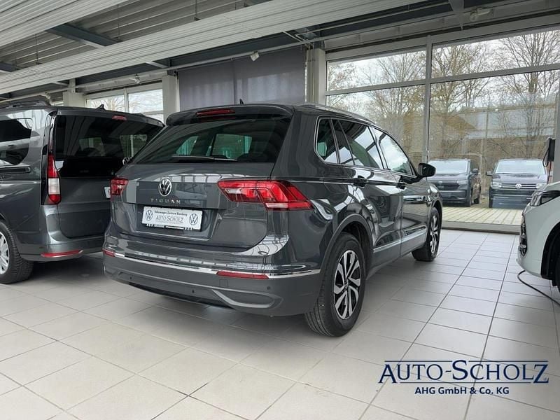Gebraucht VW Tiguan Active 150 PS (110 kW) 2023 Grau SUV