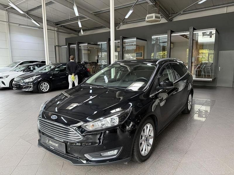 Iridiumschwarz metallic (metallic) Gebraucht 2017 Ford Focus Titanium Kombi | 10.490 € (Guter Preis) - Bild 1/4