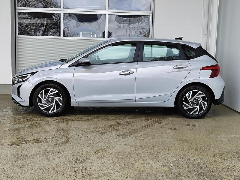Neu Hyundai i20 Trend 101 PS (74 kW) 2025 Lumen grey / mic Kleinwagen