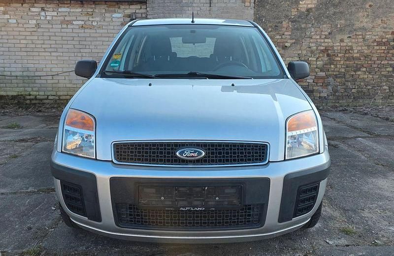 Gebraucht Ford Fusion Ambiente 80 PS (58 kW) 2011 Silber Kleinwagen