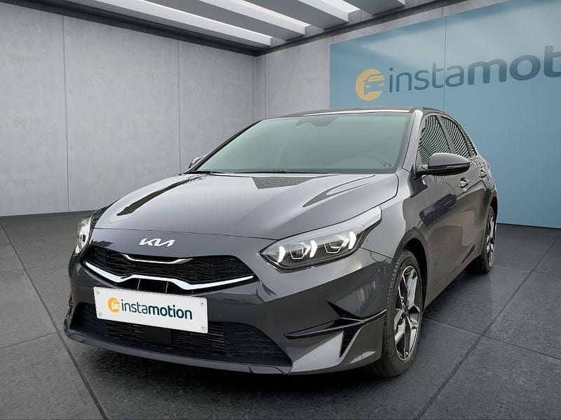 Grau Neu 2025 Kia Ceed Kleinwagen | 26.899 € (Fairer Preis) - Bild 1/4