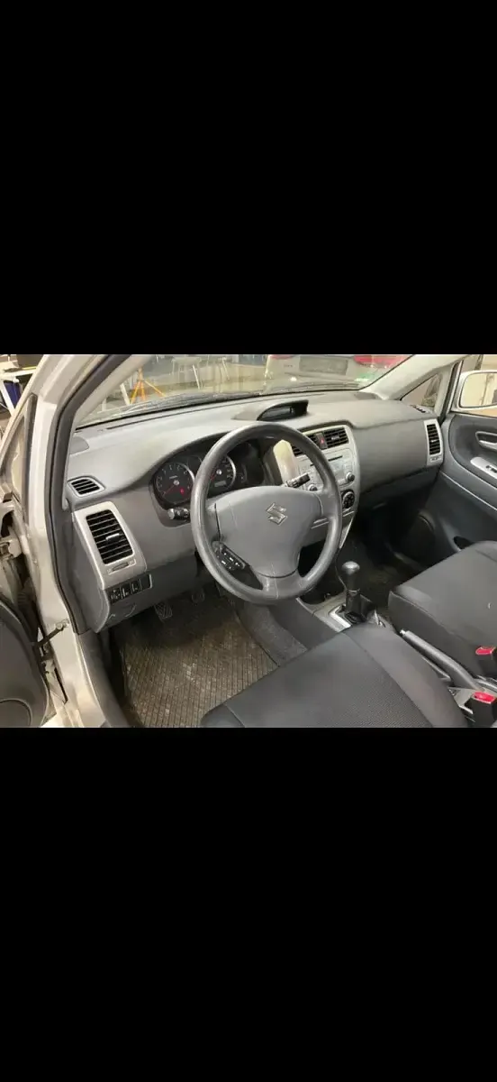 Gebraucht Suzuki Liana 107 PS (78 kW) 2008 Silber Limousine