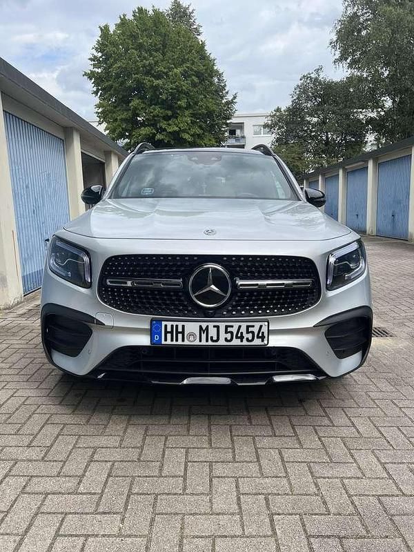 Gebraucht 2020 Mercedes GLB220 AMG line SUV | 36.990 € (Guter Preis) - Bild 1/4