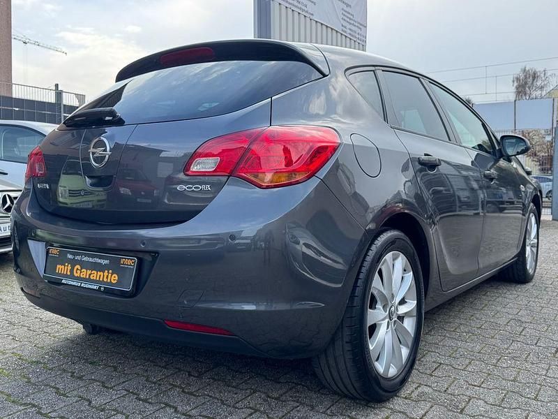Gebraucht Opel Astra 110 PS (80 kW) 2012 Grau Limousine
