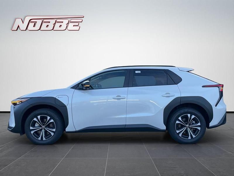 Gebraucht Toyota bZ4X Team 150 kW (204 PS) 2024 Weiß SUV