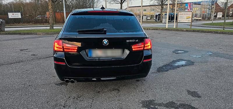 Usata BMW 520 184 CV (135 kW) 2013 Nero Station wagon