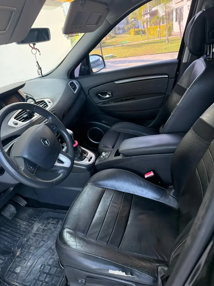 Gebraucht Renault Grand Scénic III 150 PS (110 kW) 2011 Schwarz Van / Kleinbus