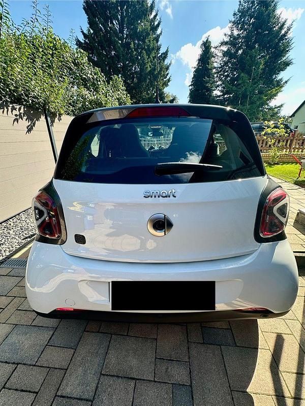 Gebraucht Smart ForFour Electric Drive 60 kW (82 PS) 2020 Weiß Kleinwagen