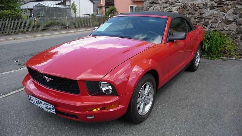 Rot Gebraucht 2007 Ford Mustang Cabrio | 11.390 € (Fairer Preis) - Bild 1/4