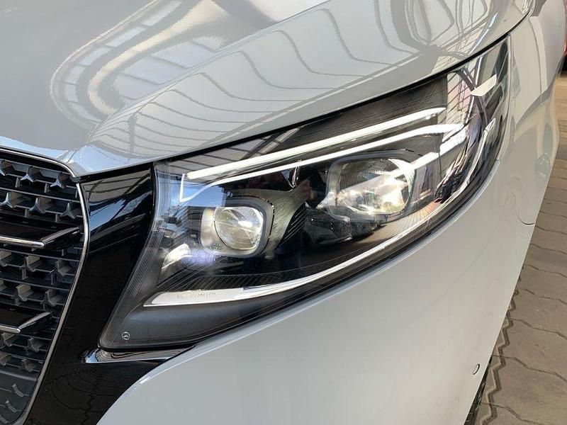 Gebraucht Mercedes V300 Style 237 PS (174 kW) 2025 Grau Van / Kleinbus