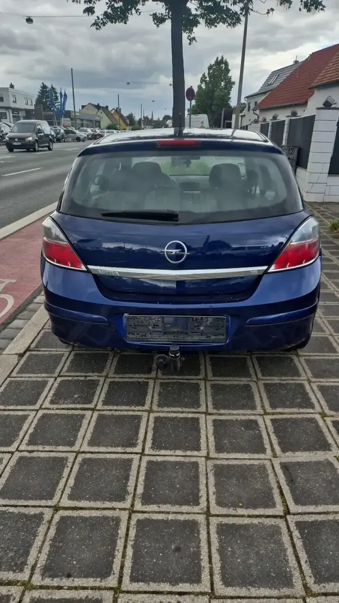 Usata Opel Astra 115 CV (84 kW) 2007 Blu Utilitaria