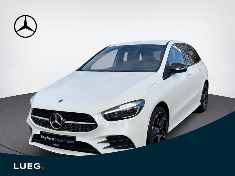 Gebraucht Mercedes B250e Premium 163 PS (119 kW) 2024 Weiß Van / Kleinbus