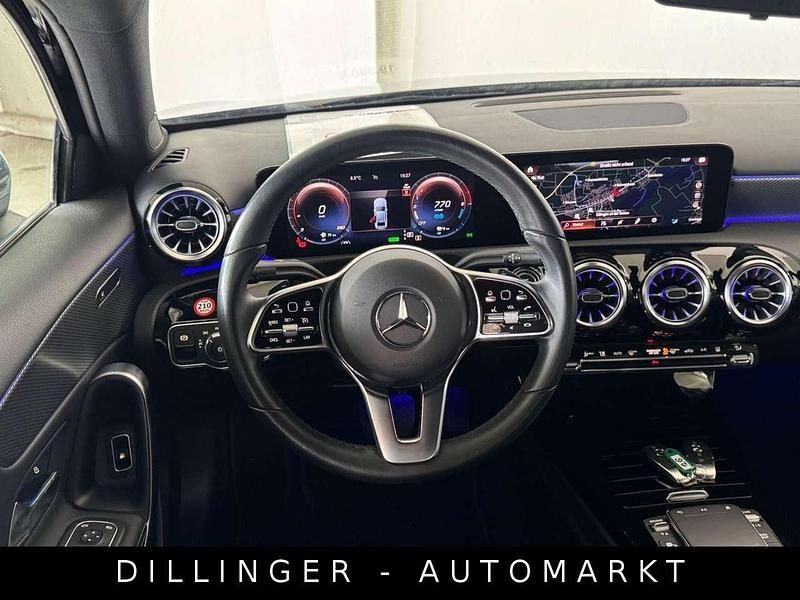 Gebraucht Mercedes A250 160 PS (117 kW) 2022 Schwarz Limousine