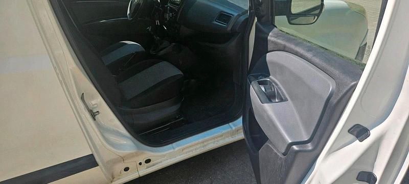 Gebraucht Fiat Doblò 90 PS (66 kW) 2013 Weiß Van / Kleinbus
