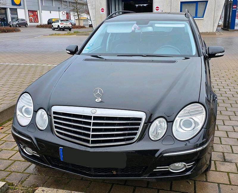 Schwarz Gebraucht 2006 Mercedes E320 Kombi | 5.500 € (Fairer Preis) - Bild 1/4