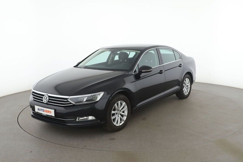 Schwarz Gebraucht 2015 VW Passat Comfortline Limousine | 18.660 € (Guter Preis) - Bild 1/4