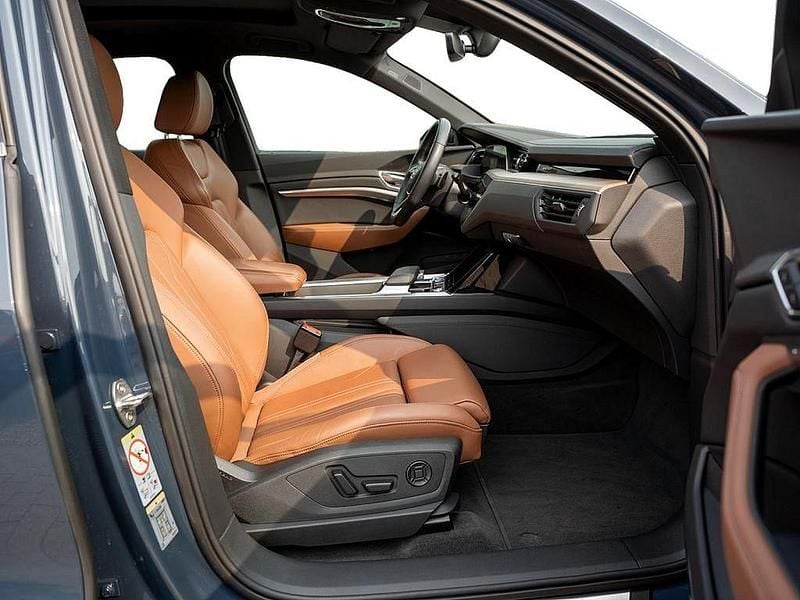 Gebraucht Audi Q8 e-tron Advanced Plus 300 kW (408 PS) 2023 Plasmablau metallic SUV