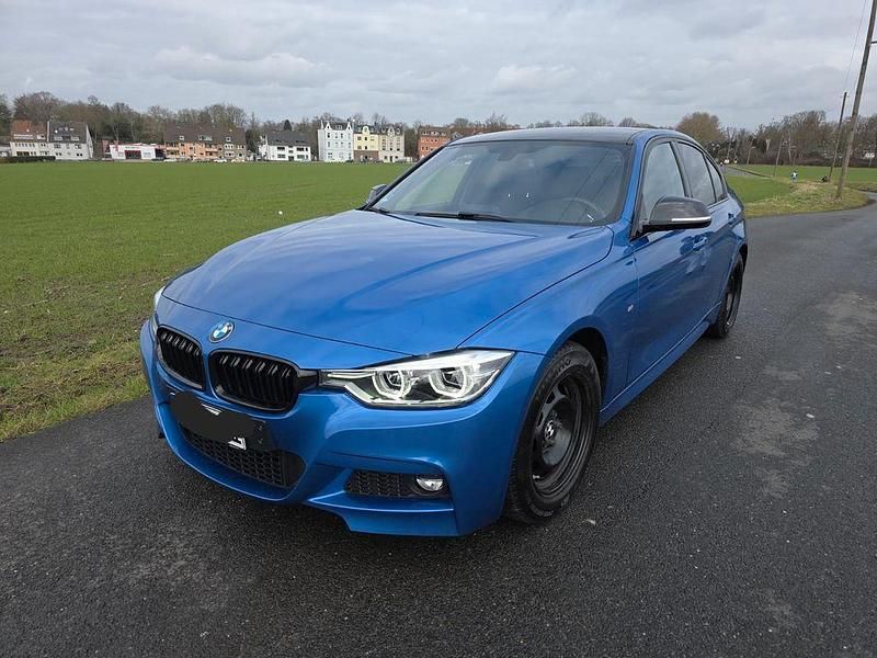 Gebraucht BMW 320 M Sport 184 PS (135 kW) 2016 Blau Limousine