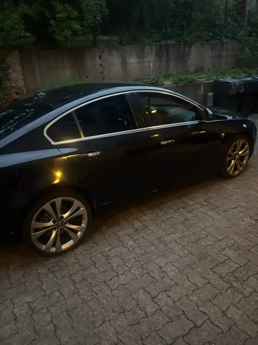 Gebraucht Opel Insignia 250 PS (183 kW) 2013 Schwarz Limousine