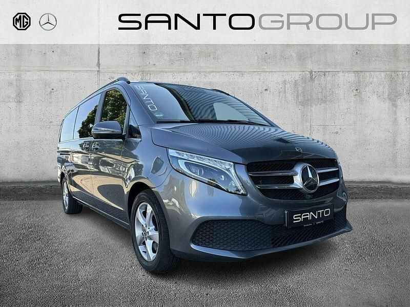 Selenitgrau Gebraucht 2020 Mercedes V250 Avantgarde Edition Van / Kleinbus | 54.900 € (Etwas zu teuer) - Bild 1/4