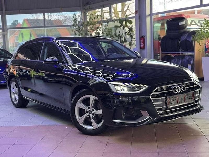 Gebraucht Audi A4 Advanced 163 PS (119 kW) 2022 Brillantschwarz Kombi