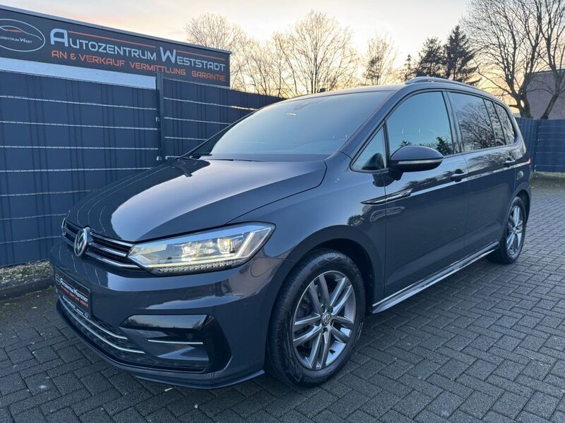 Uranograu Gebraucht 2020 VW Touran R-line Van / Kleinbus | 21.999 € (Guter Preis) - Bild 1/4
