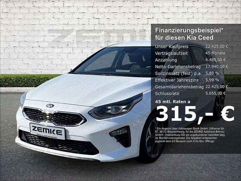 Weiss Gebraucht 2021 Kia Ceed Spirit Limousine | 22.425 € (Fairer Preis) - Bild 1/4