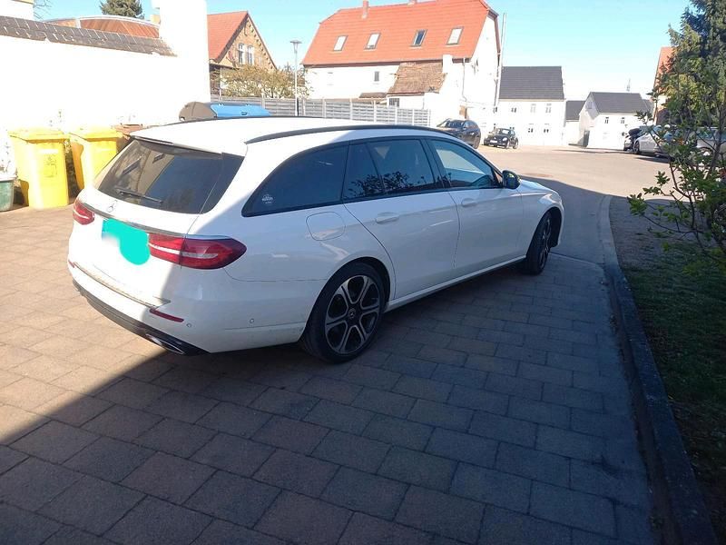 Gebraucht Mercedes E250 211 PS (155 kW) 2018 Weiß Kombi