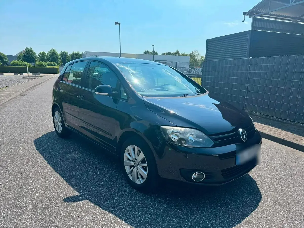Gebraucht VW Golf VI 105 PS (77 kW) 2010 Schwarz Kleinwagen