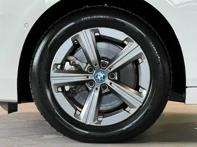 Gebraucht BMW 230e Active Tourer Performance 326 PS (239 kW) 2024 Weiß Van / Kleinbus