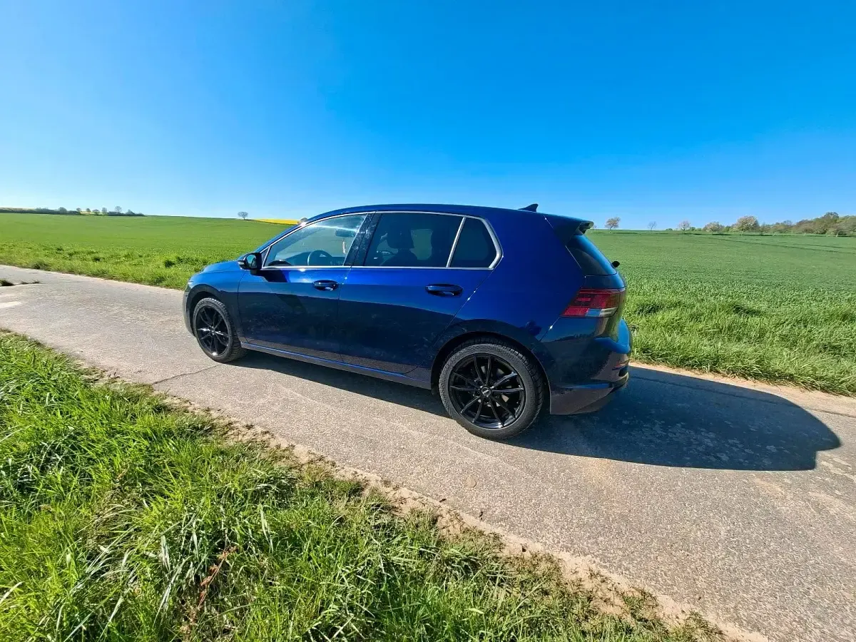 Gebraucht VW Golf VIII 150 PS (110 kW) 2023 Blau Kleinwagen