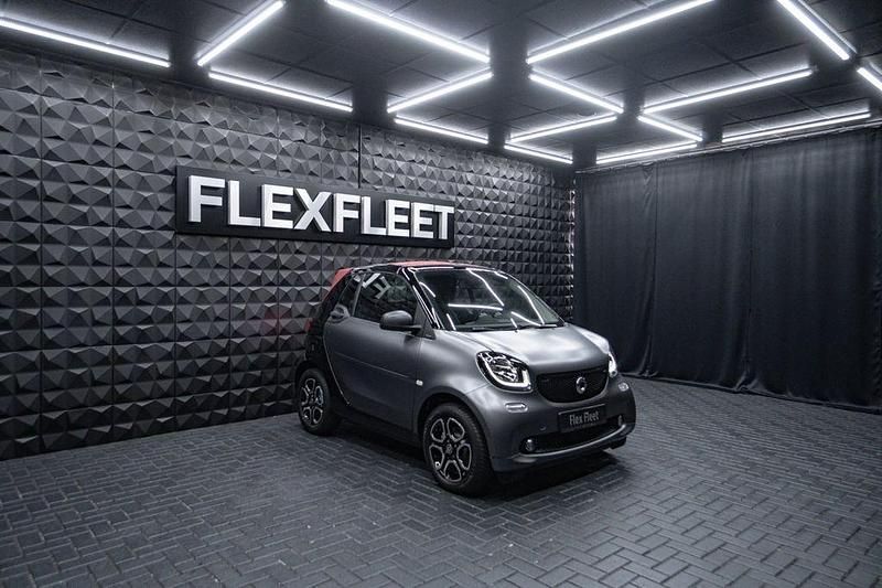 Schwarz Gebraucht 2018 Smart ForTwo Cabrio Passion Cabrio | 16.990 € (Fairer Preis) - Bild 1/4