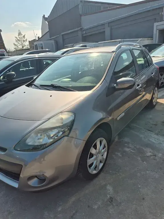 Gebraucht Renault Clio Expression 75 PS (55 kW) 2010 Grau Limousine