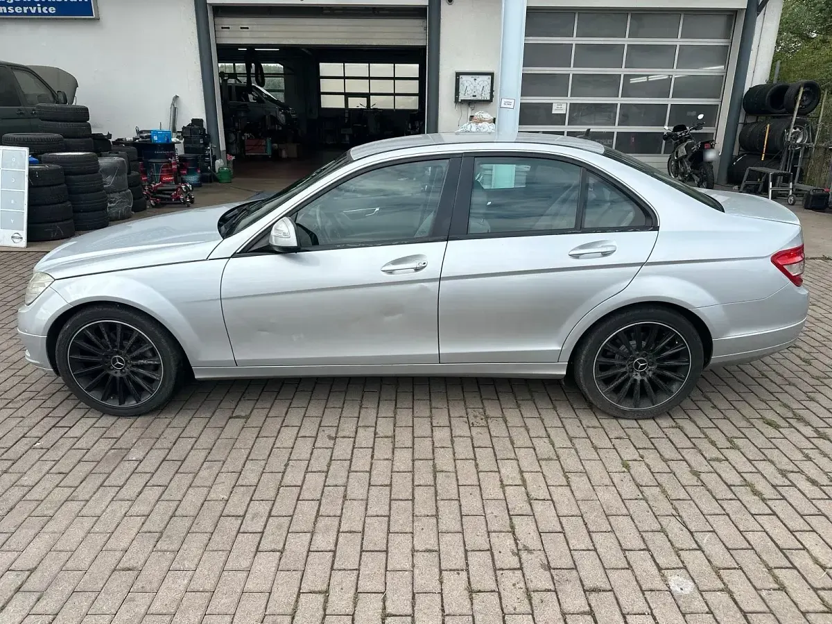 Gebraucht Mercedes C220 170 PS (125 kW) 2007 Silber Limousine