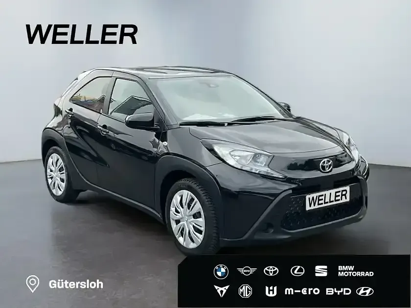 Gebraucht Toyota Aygo 72 PS (52 kW) 2024 Night time black (schwarz) Kleinwagen