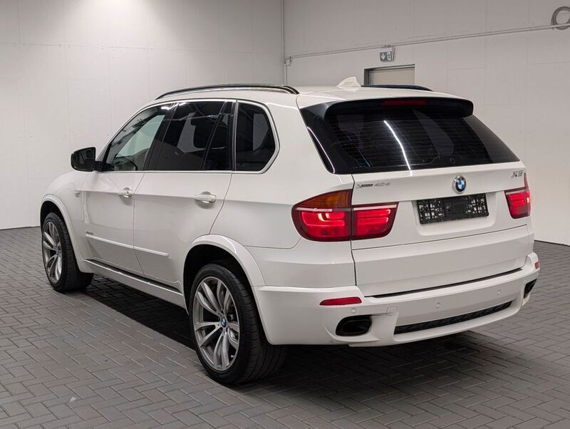 Second-hand BMW X5 Performance 306 CP (225 kW) 2011 Alb SUV