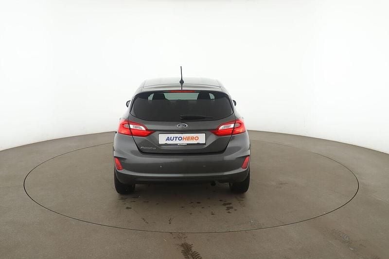 Gebraucht Ford Fiesta Cool & Connect 101 PS (74 kW) 2018 Grau Kleinwagen