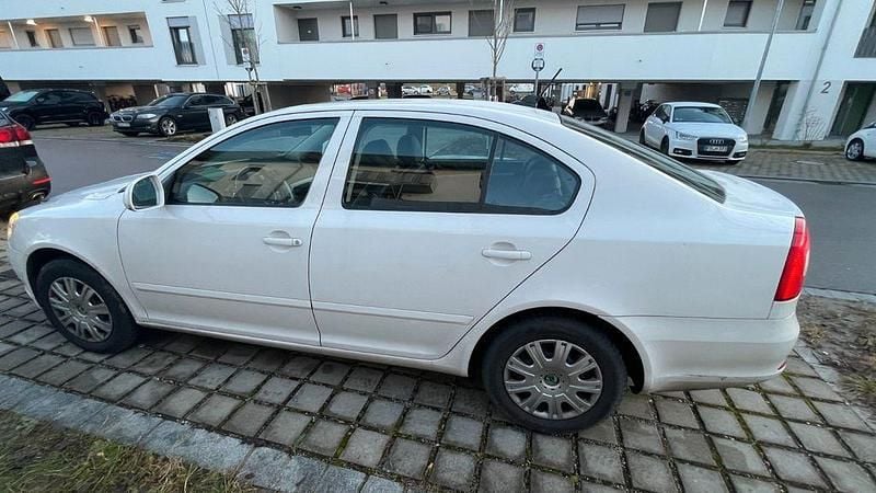 Gebraucht Skoda Octavia Elegance 140 PS (102 kW) 2012 Limousine
