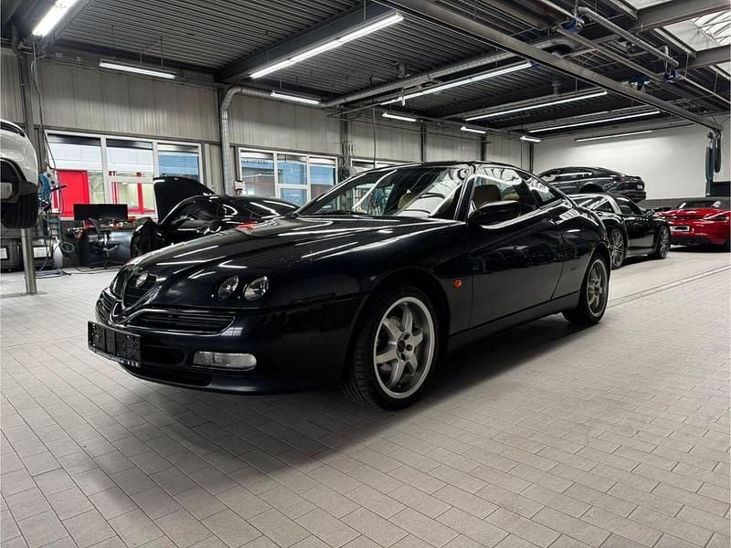 Schwarz Gebraucht 1996 Alfa Romeo GTV Lusso Coupé | 7.990 € (Teuer) - Bild 1/4