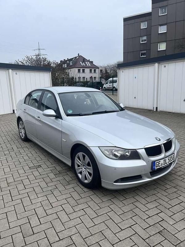 Gebraucht BMW 318 143 PS (105 kW) 2008 Limousine