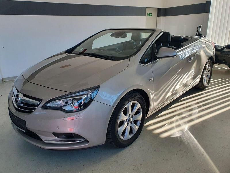 Gebraucht Opel Cascada Innovation 140 PS (102 kW) 2013 Beige Cabrio
