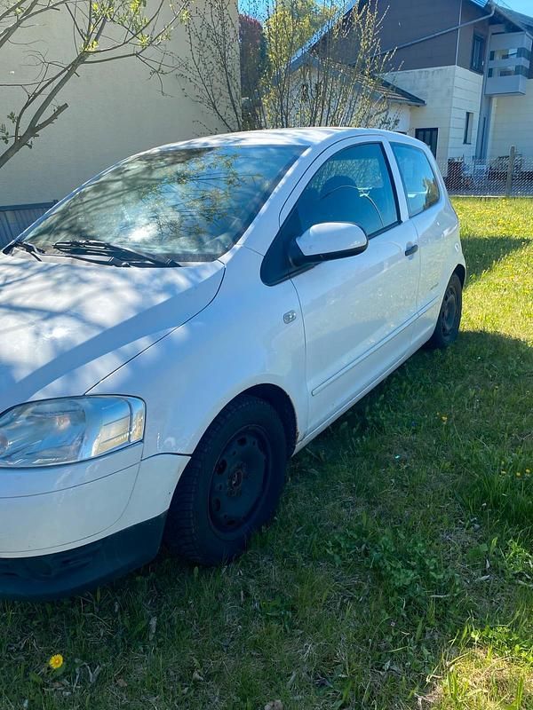 Usata VW Fox 75 CV (55 kW) 2009 Bianco Utilitaria