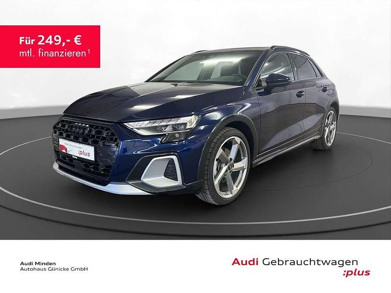 Blau (navarrablau metallic) Gebraucht 2024 Audi A3 Comfort Limousine | 38.480 € (Teuer) - Bild 1/3
