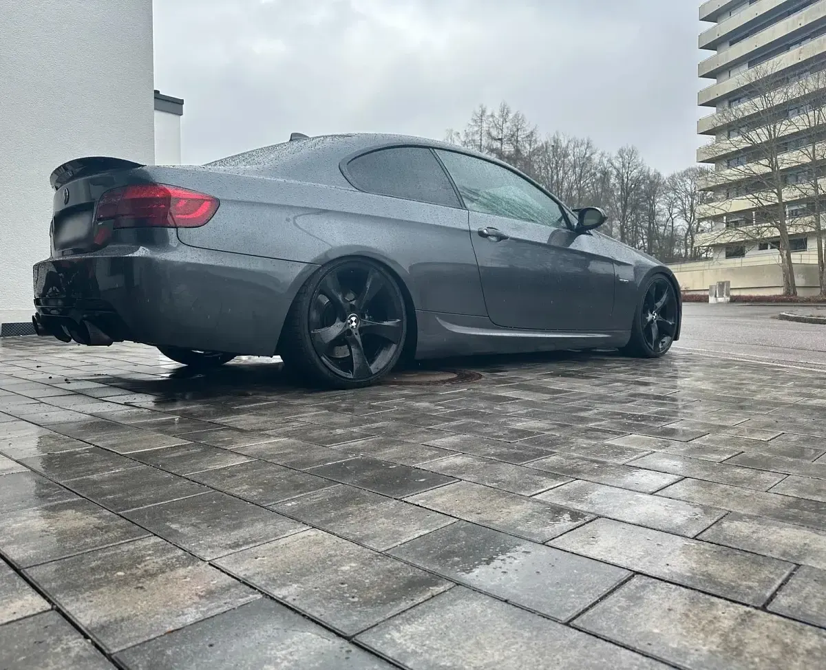Gebraucht BMW 330 M Sport 231 PS (169 kW) 2007 Silber Coupé